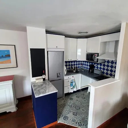 Duplex With Terrace Between And Bay -