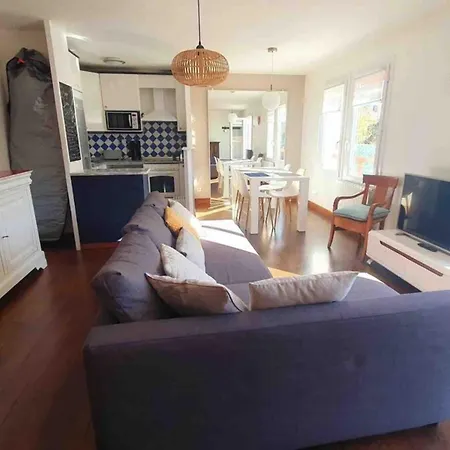 펜션 Duplex With Terrace Between And Bay -