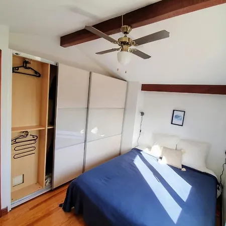 Duplex With Terrace Between And Bay -