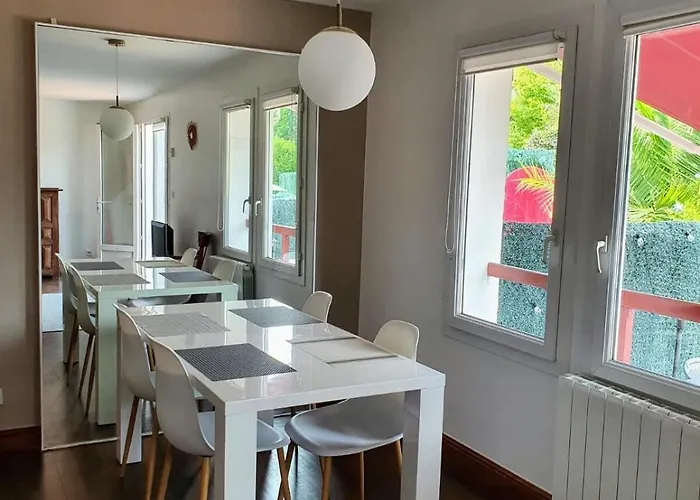 Duplex With Terrace Between And Bay - 펜션 *